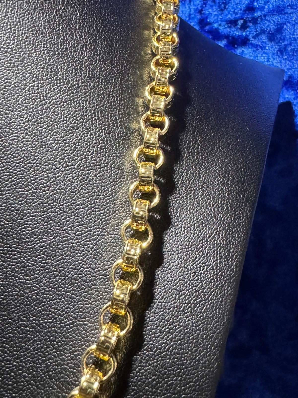 Unique Rollo Necklace 7 Mm with Auspicious Engraved Pattern 24″ Treasurable
