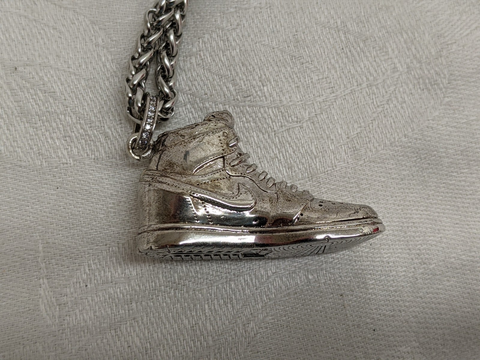 Nike Air Jordan 1 Shoe Pendant Necklace w/ Mini Box JR