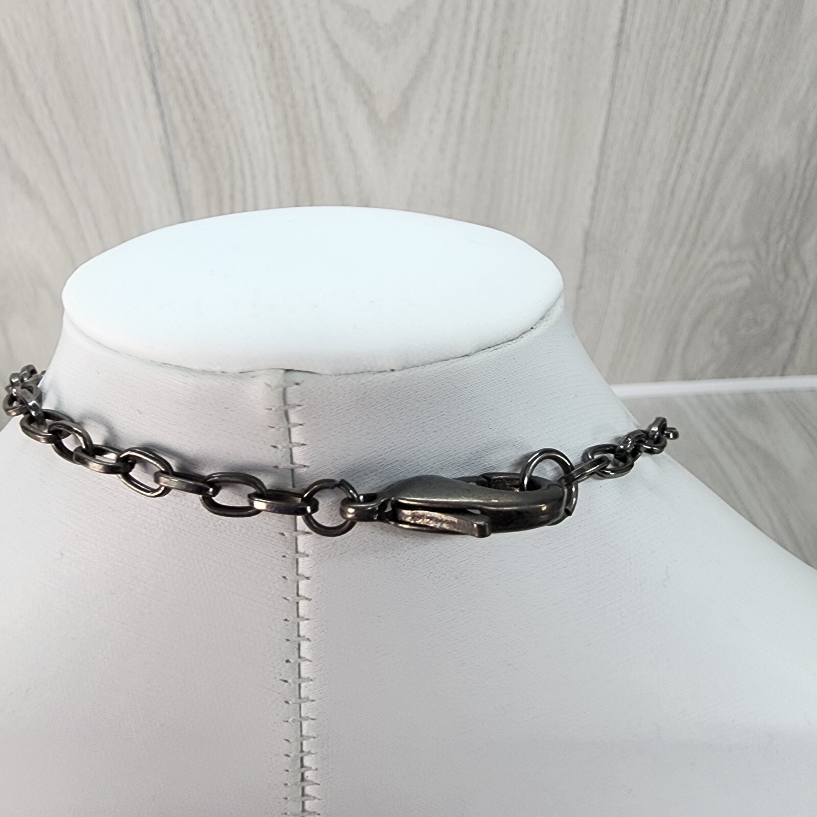 Women Fashion Jewelry Necklace 15″ Silver Metal Ribbon Bow Tie Long Black Bead