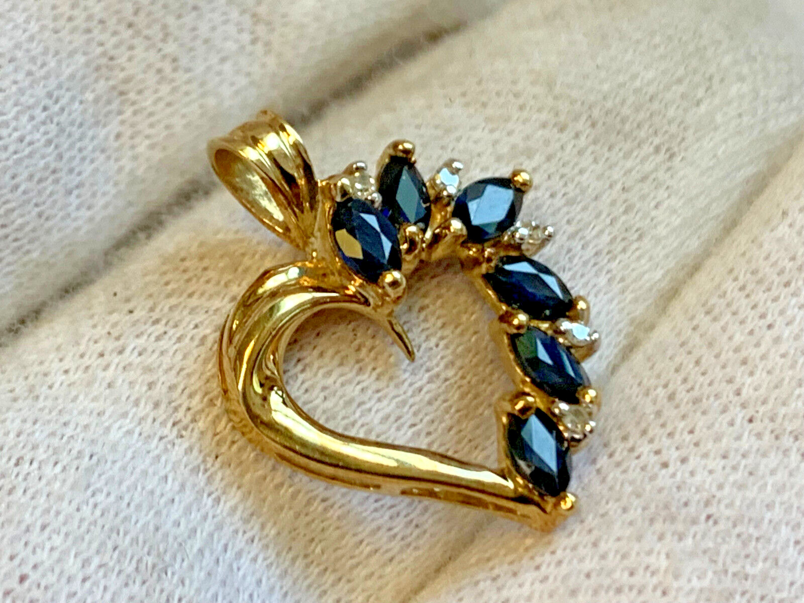 10K Yellow Gold Heart Pendant 1.87g Fine Jewelry Sapphire Color Stones *READ*