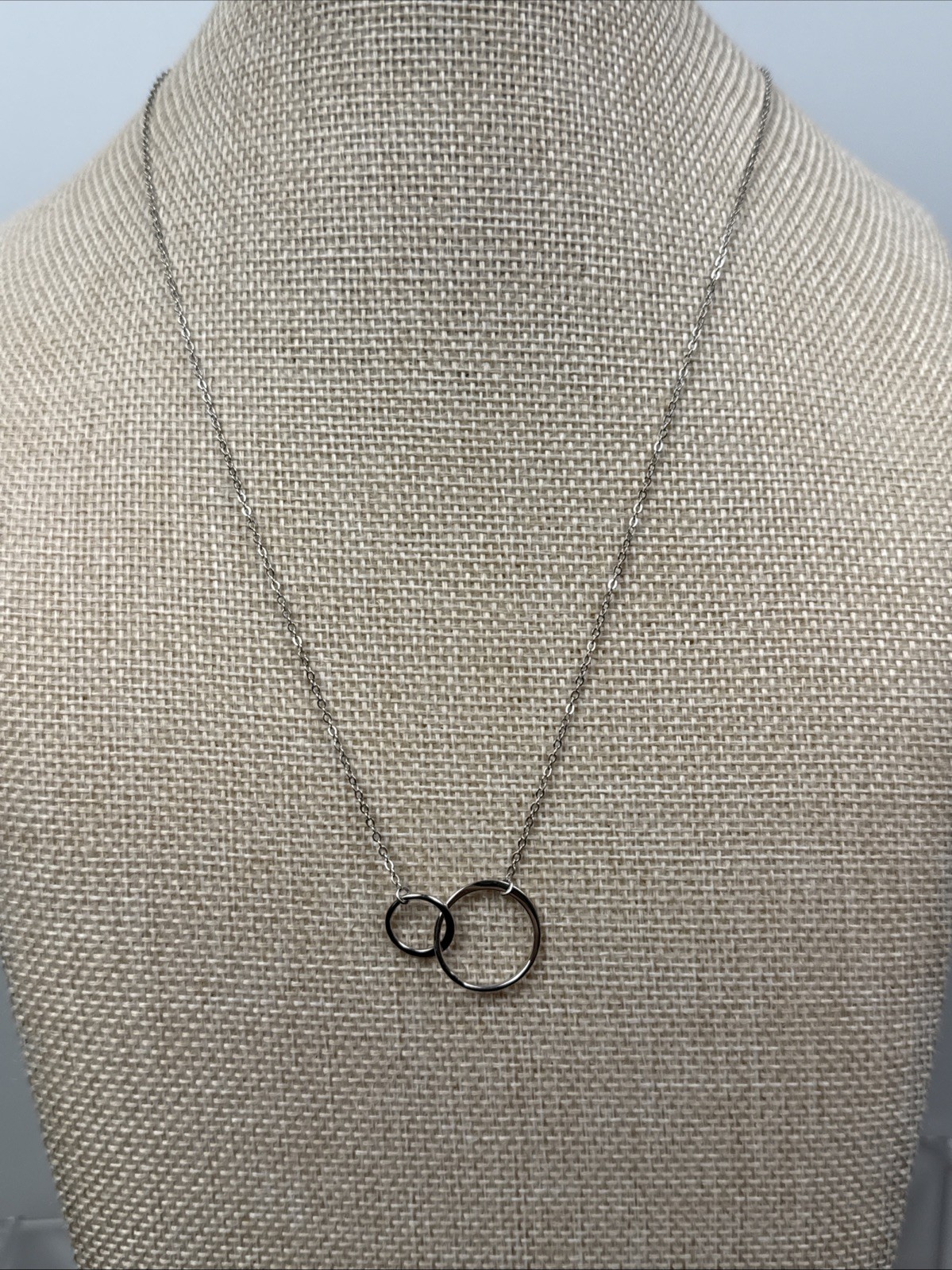 Interlocking Circles Necklace. 925 Sterling Silver. 18-20in. Mother & Child. E6