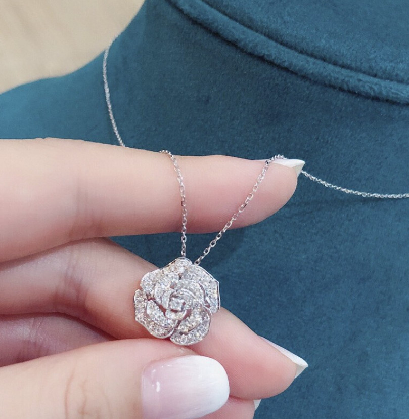 14K White Gold Plated FLOWER NECKLACE Cubic Zircon PENDANT w Chain Gift Box PE24
