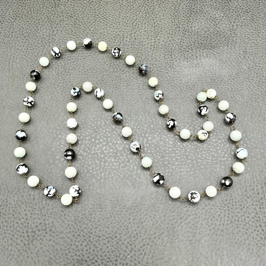 Necklace Jade Stones And Black White Glass Beads 26 Inch Retro Jewelry 26″