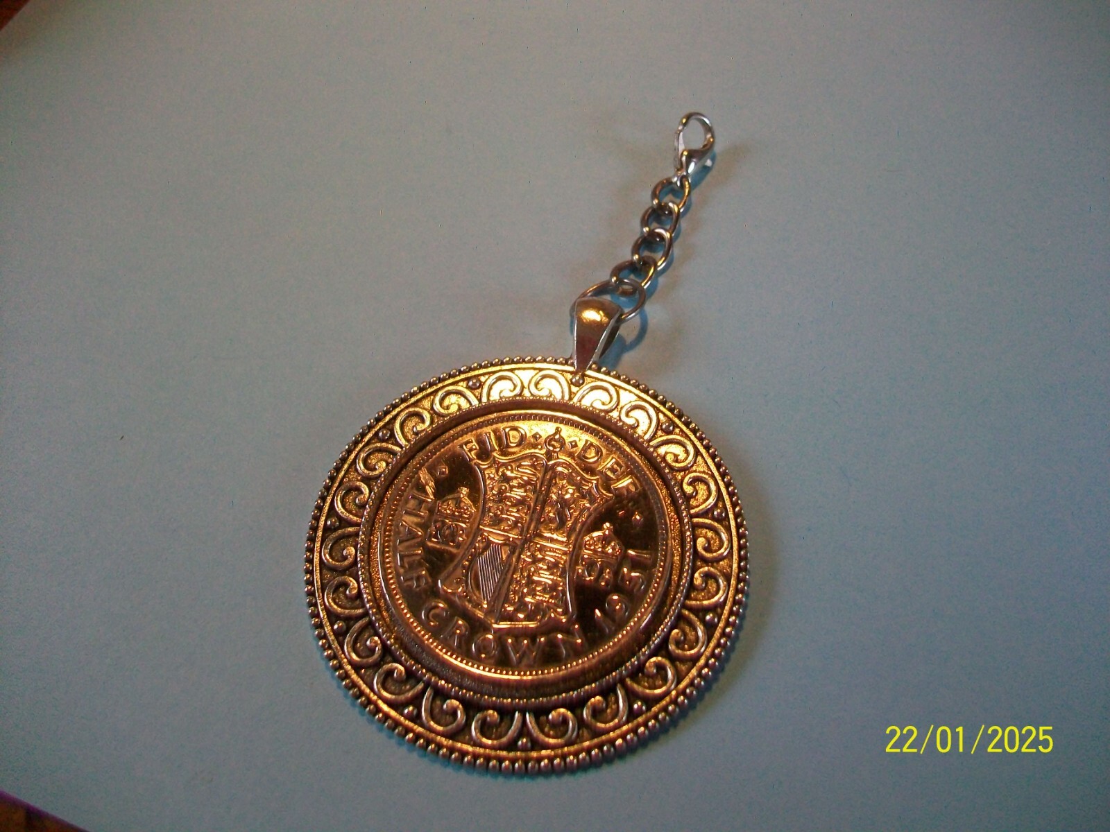 HALF CROWN COIN – LIMITED EDITION SILVER CASED PENDANT – 1947 to 1951