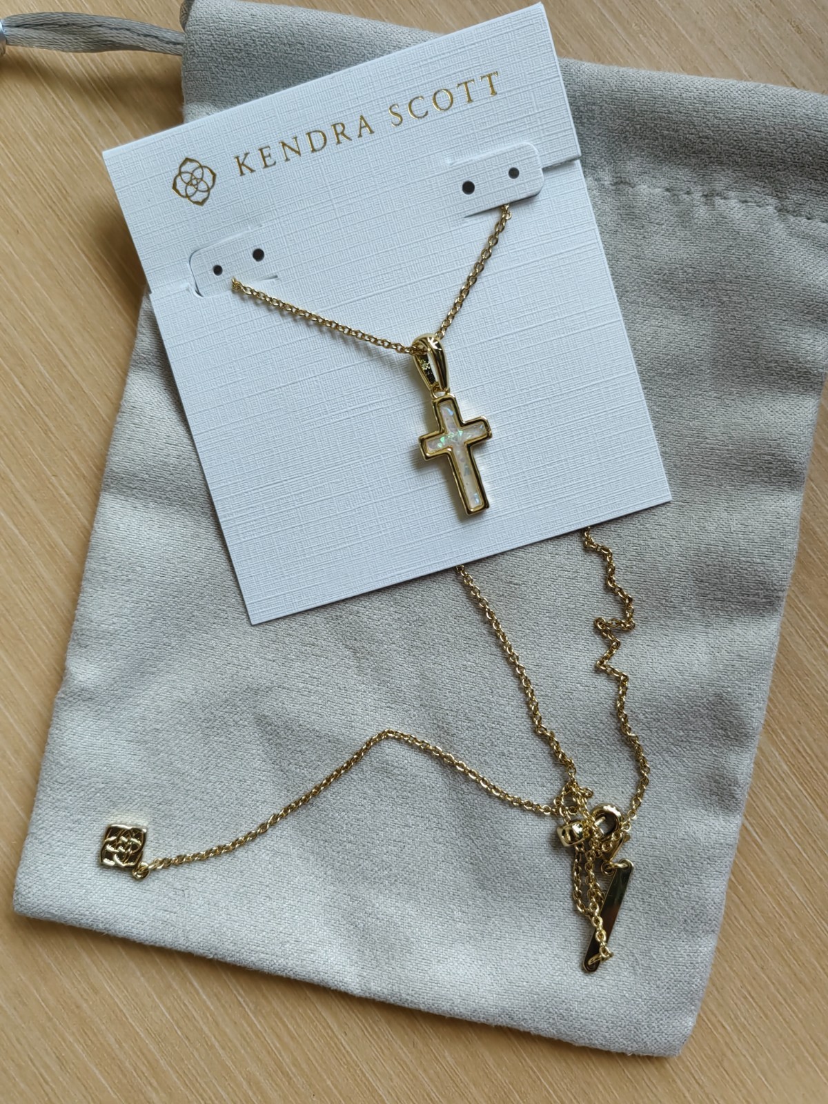 ✨🕊️Classic Cross Natural Mother of Pearl Pendant Gold Pearl Pendant Necklace