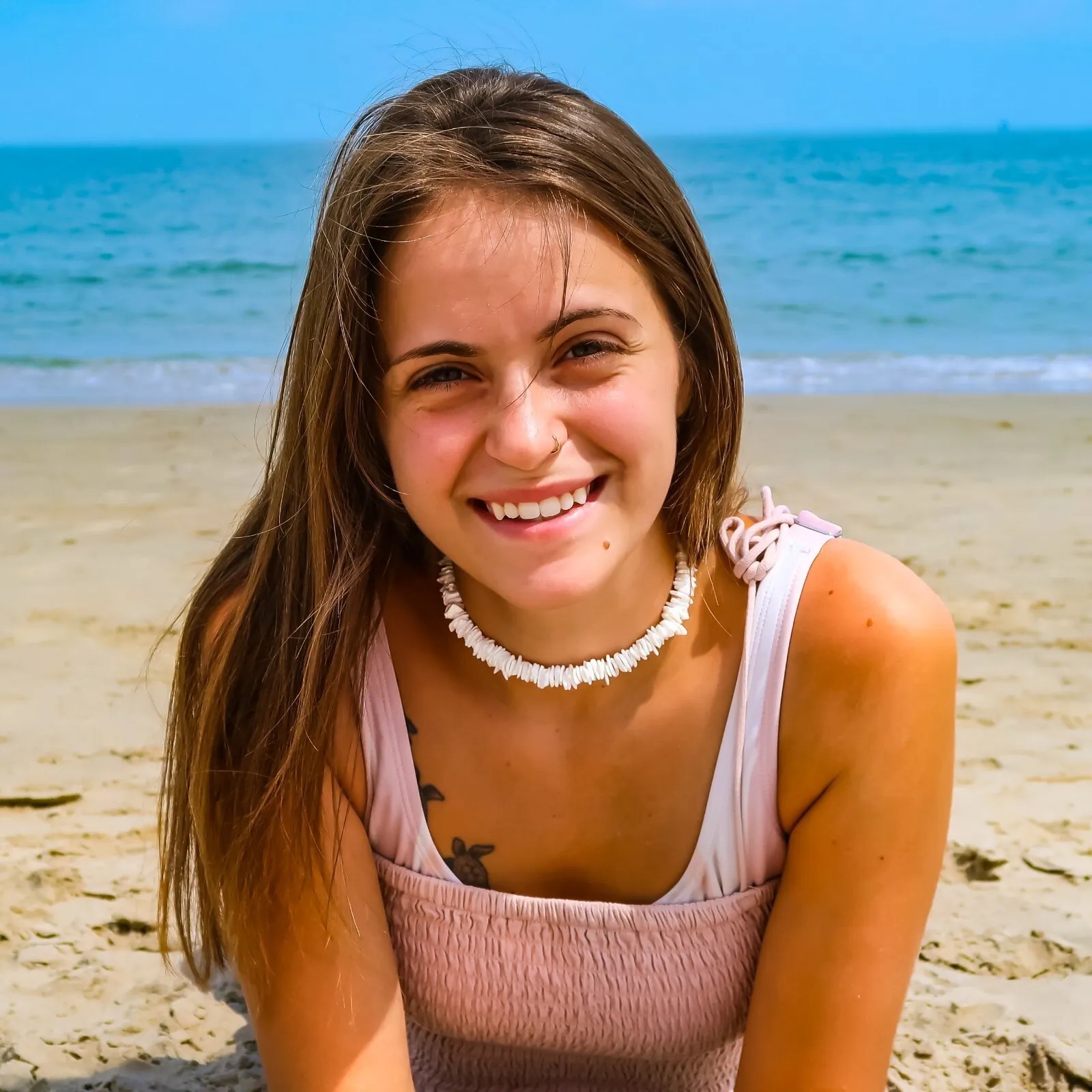 White Puka Shell Necklace – Hawaiian Style Clam Chip Surfer Necklace 16 in-19 In