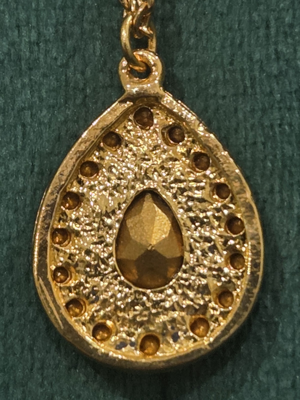 Unworn Vintage Goldtone Amber Rhinestone Teardrop 23x18mm Pendant 46cm Necklace