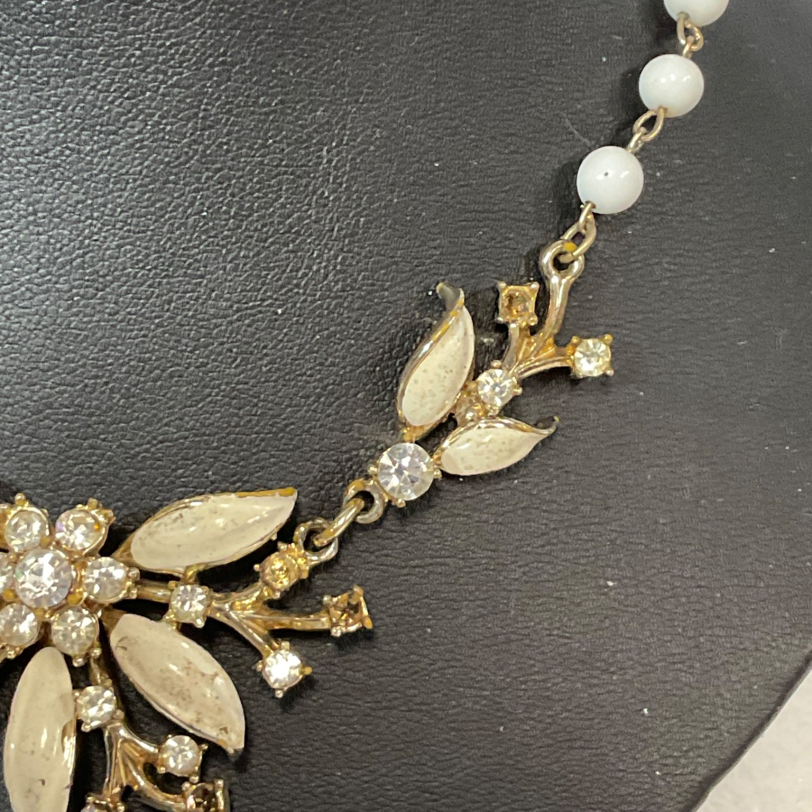 15 in White Bead Floral Rhinestone Bib Necklace Gold Tone Clasp