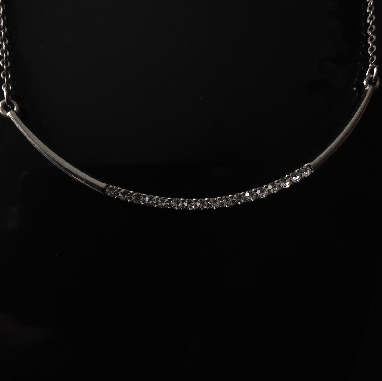 Unbranded Silver Tone Curved Smile Bar Necklace Pave Crystal 18″ Non-Magnetic