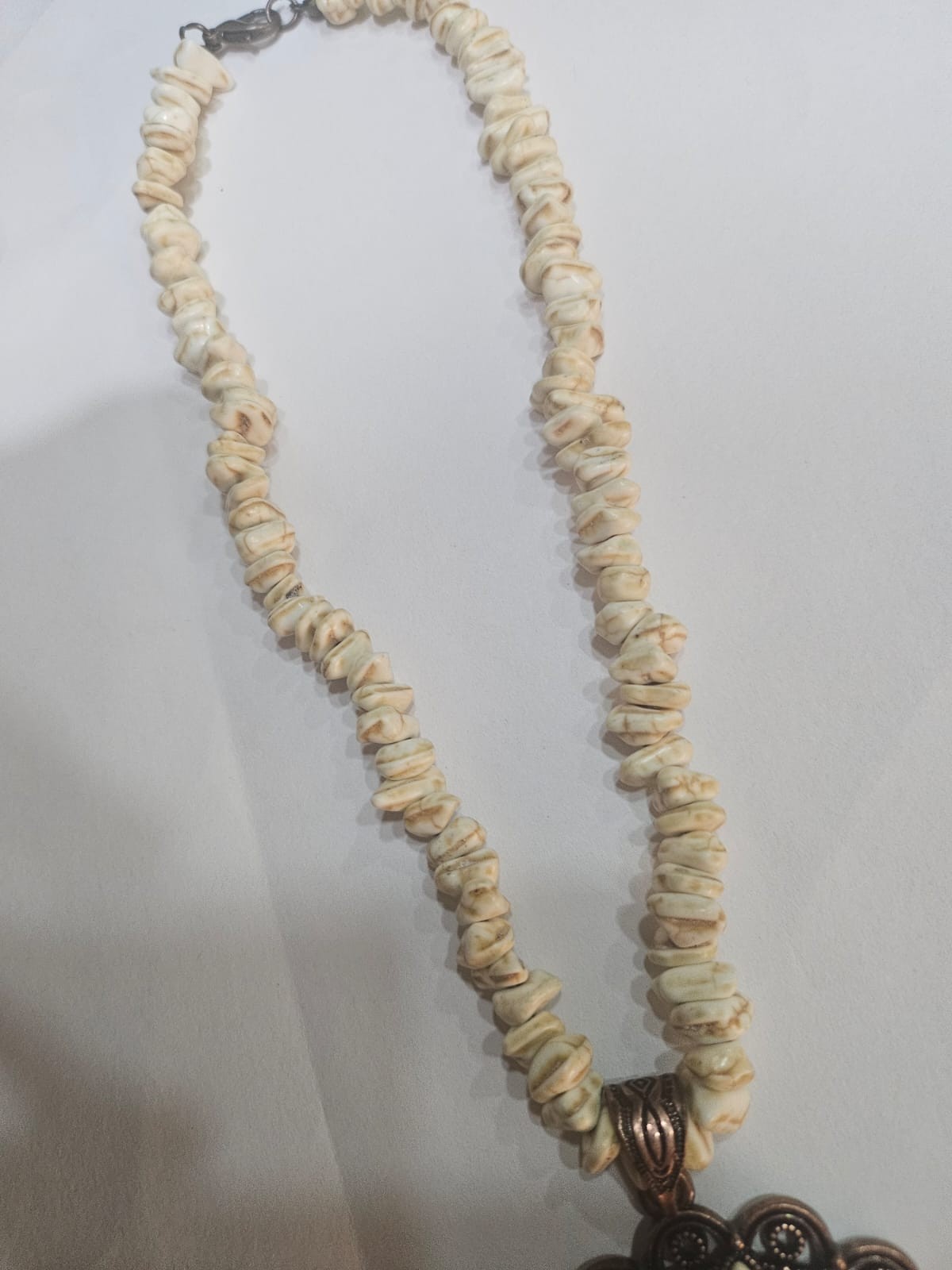 Boho White Stone Beaded Necklace with Vintage Floral Pendant Statement Jewelry