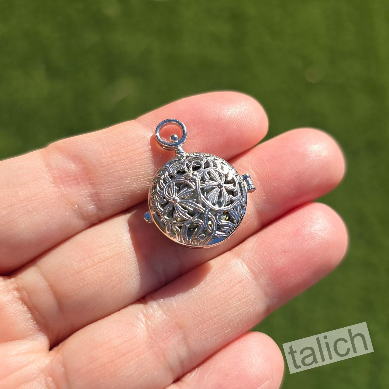 925 Sterling Silver Black Mother of Pearl Bee & Rose Cameo Locket Pendant Unique