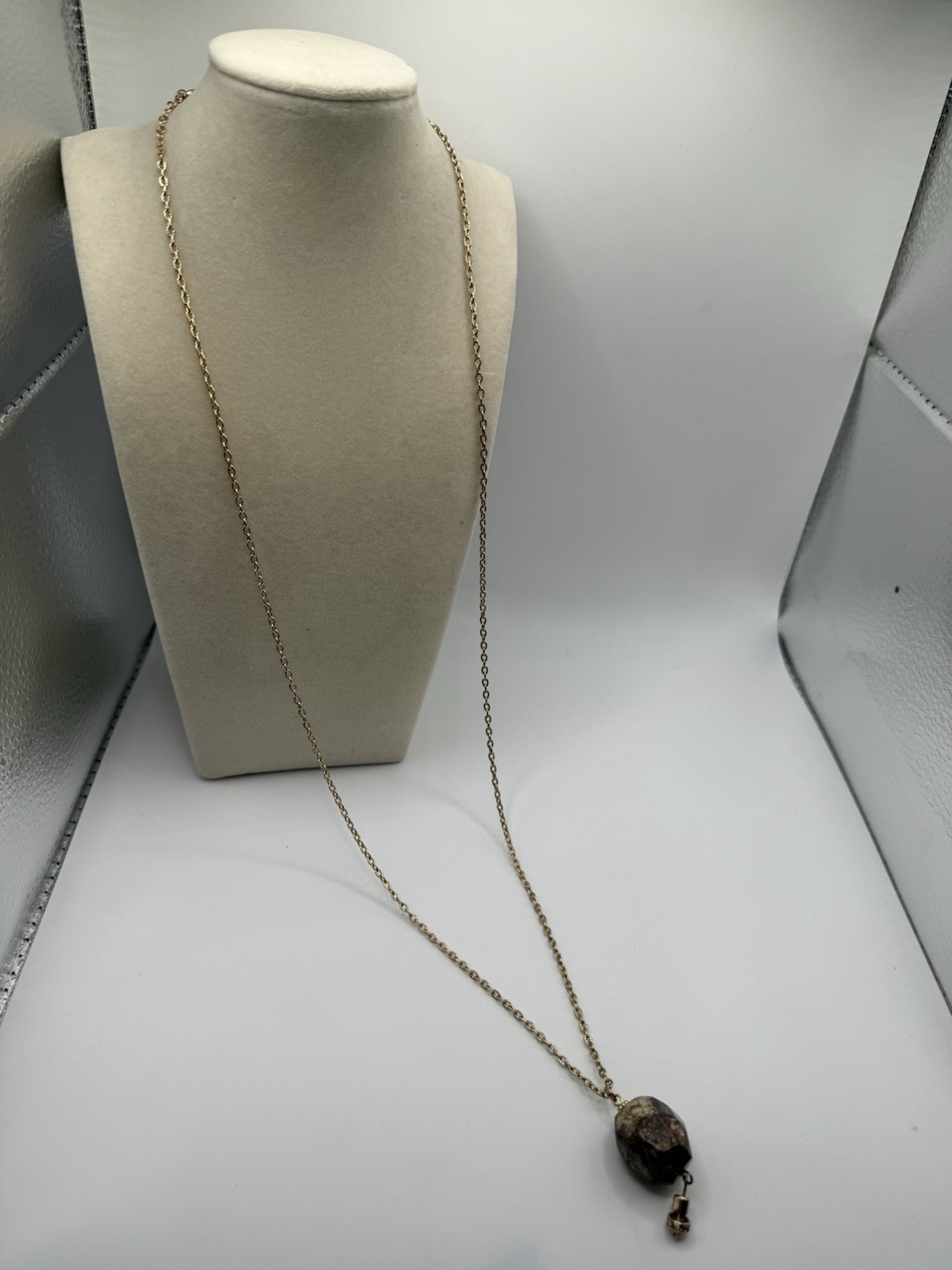 Gold tone oval link chain necklace with oval brown stone charm pendant 40″ adj
