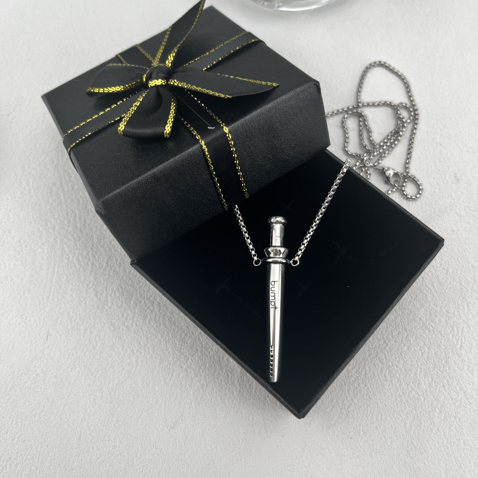 BUMPI – Brand New – BUMP Straw SNOGO EZBUMP Like Necklace