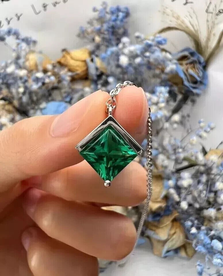 2Ct Simulated Green Emerald Princess Solitaire Pendant Chain 925 Sterling Silver