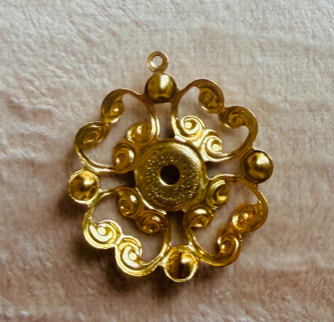 Gold Plated 23mm Pendant/Charm with mountings / sold in counts of 4
