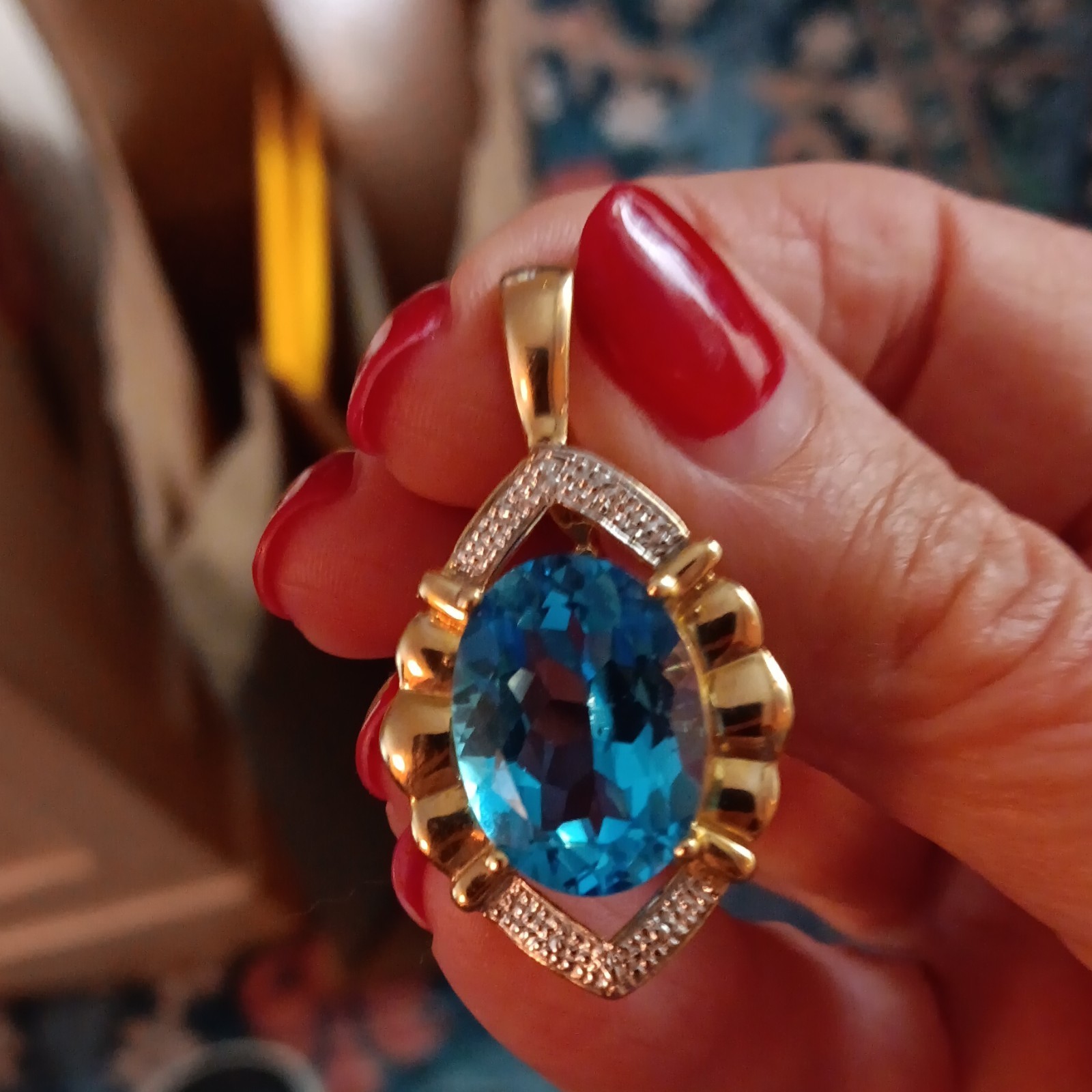 Gold Aquamarine Oval Stone Pendant Charm 1.5″, Prong Set Yellow Gold Metal