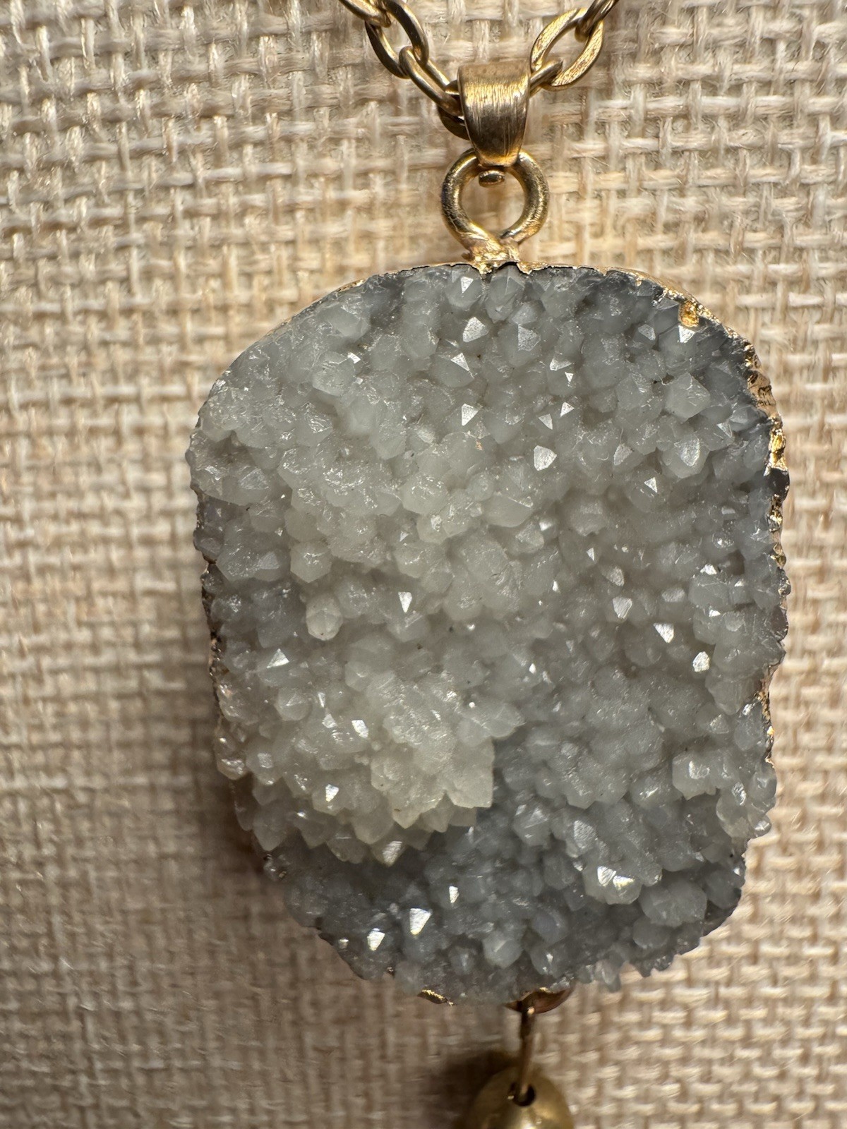 Retro Gold Tone Gray Druzy-Style Pendant Tassel Cable Necklace 18in