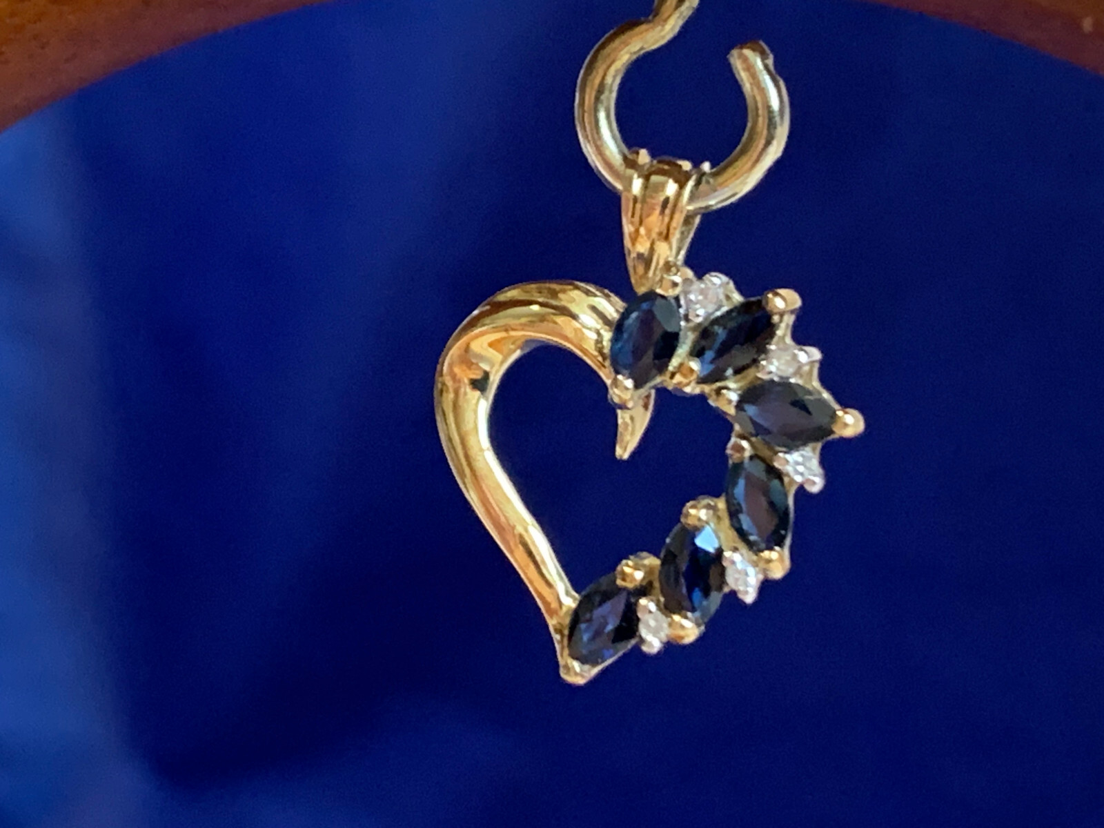 10K Yellow Gold Heart Pendant 1.87g Fine Jewelry Sapphire Color Stones *READ*