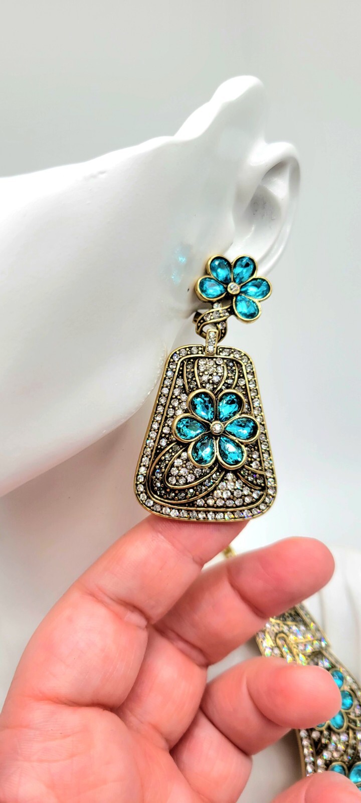 Heidi Daus ‘All That Glitters’ Crystal Floral Hinged Collar + Matching Earrings