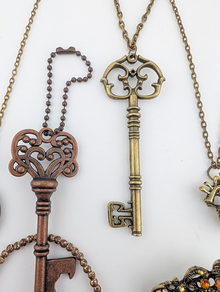 7 pc STEAMPUNK JEWELRY LOT necklaces skeleton key ring brooch copper bronze B1