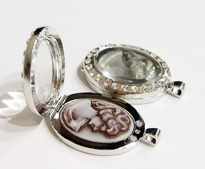 2 of 25x18mm Silver Plated Floating Locket Pendants 4 Cameos, Cabs, Charms Nice