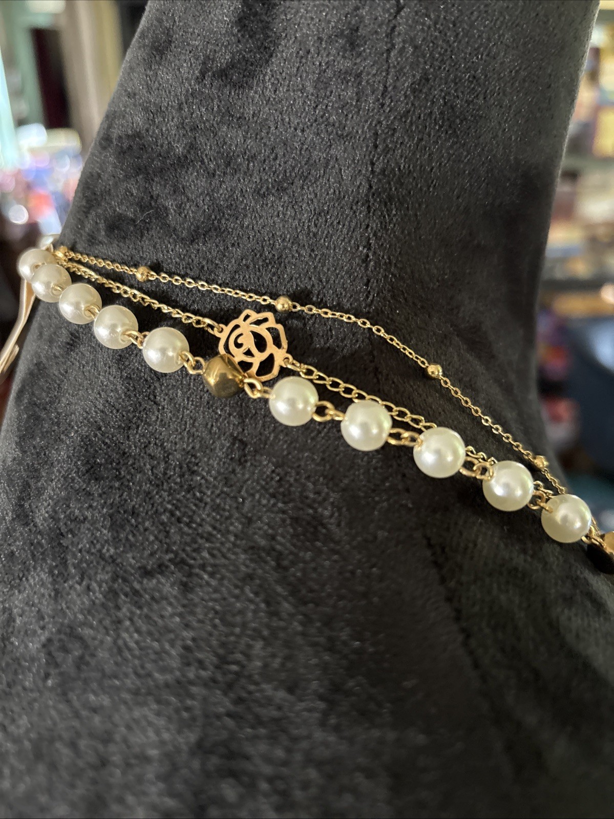 3 Strand Gold-Tone Necklace White Pearls Filigree Rose Beads Design 12″ Drop