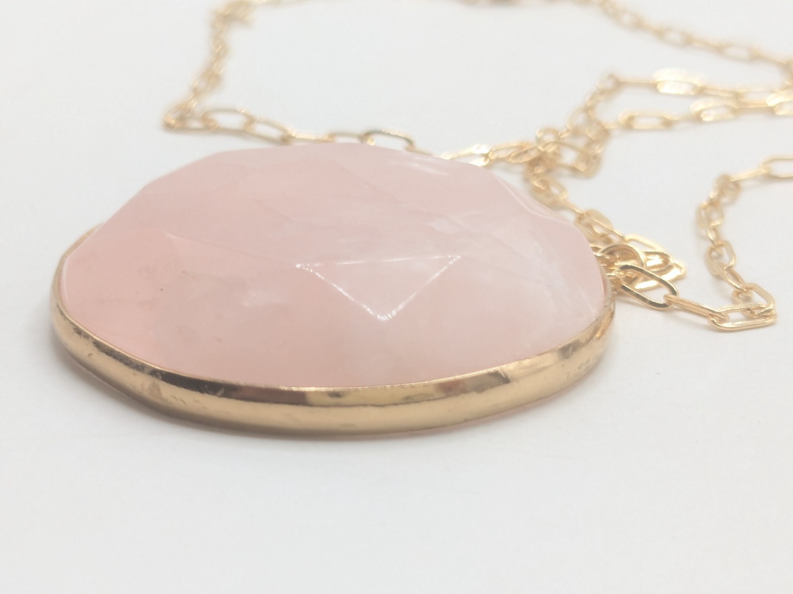 And Lovely Gold Tone Chain with Rose Quartz Pendant Necklace NWT
