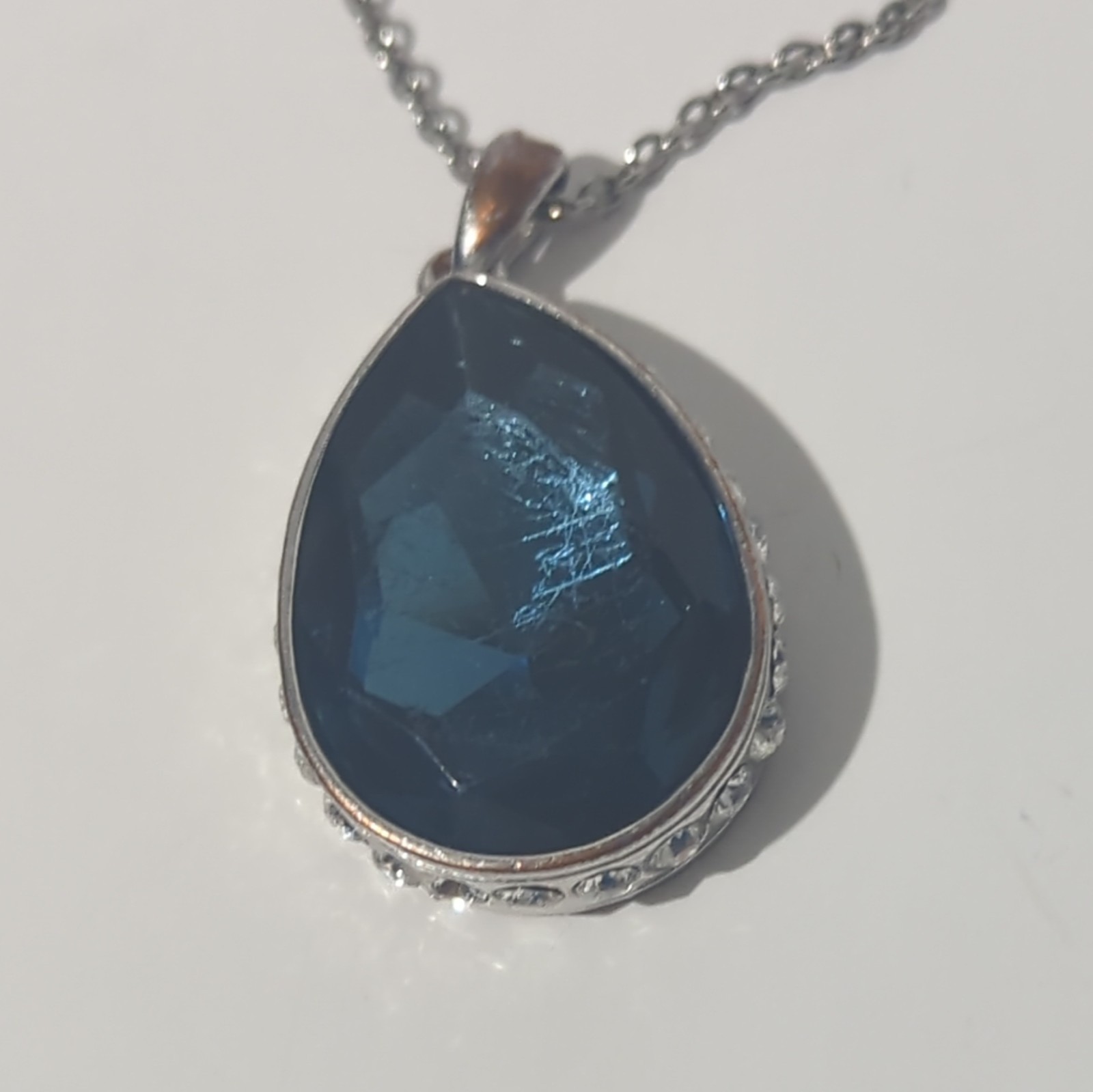 RARE Retired Touchstone Crystal Swarovski GLOW Teardrop Statement Necklace 32″