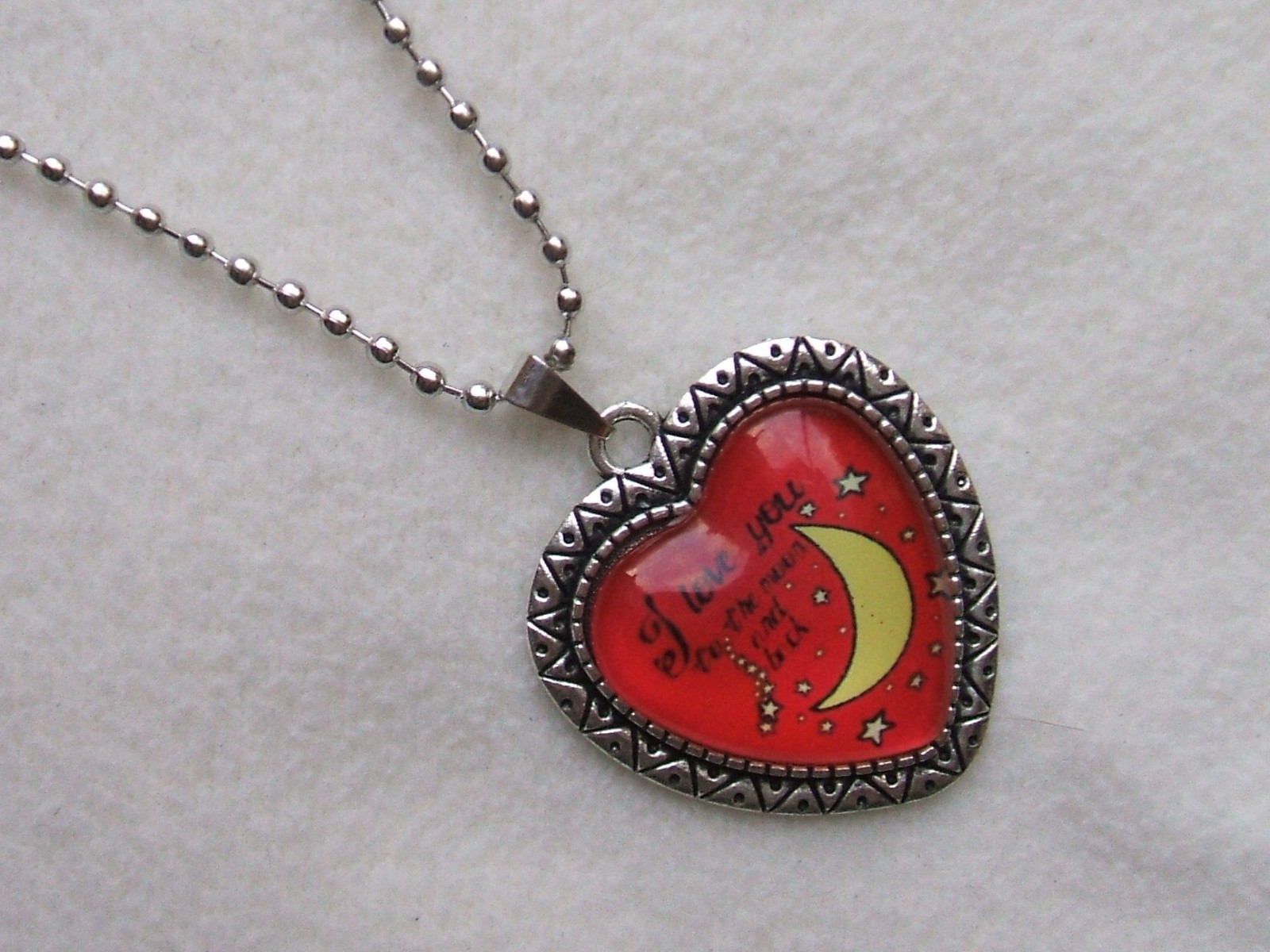 MOON & BACK PENDANT – HEART SHAPED GLASS CABOUCHON, 25″ ball chain (MBP2)