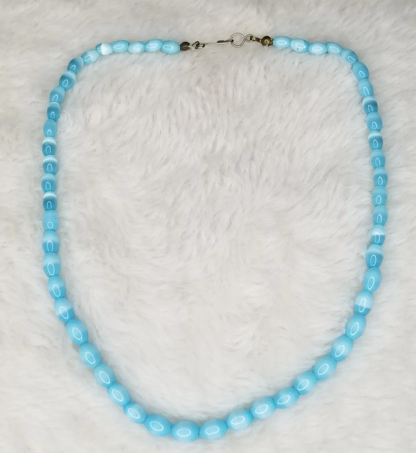 VINTAGE BEAUTIFUL BABY BLUE & WHITE BEAD 15.5″ FASHION NECKLACE EYE CATCHING WOW