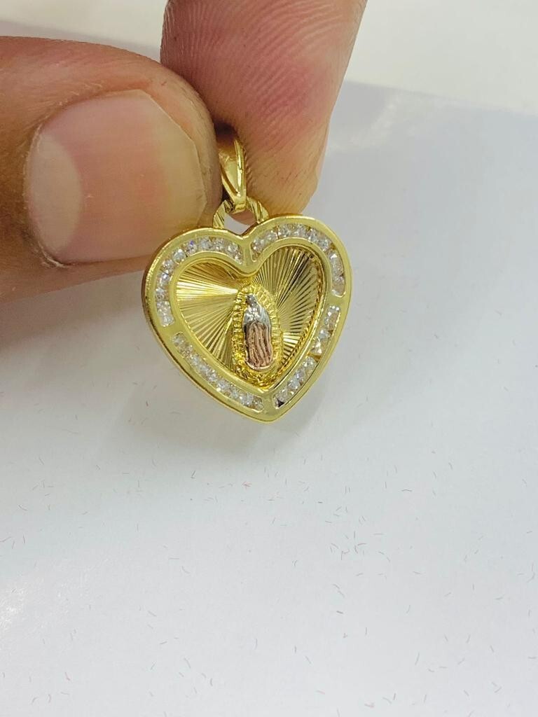 Cadenay Dije de Guadalupe Tres Oros 19x18mm Virgen de Guadalupe Necklace Pendant