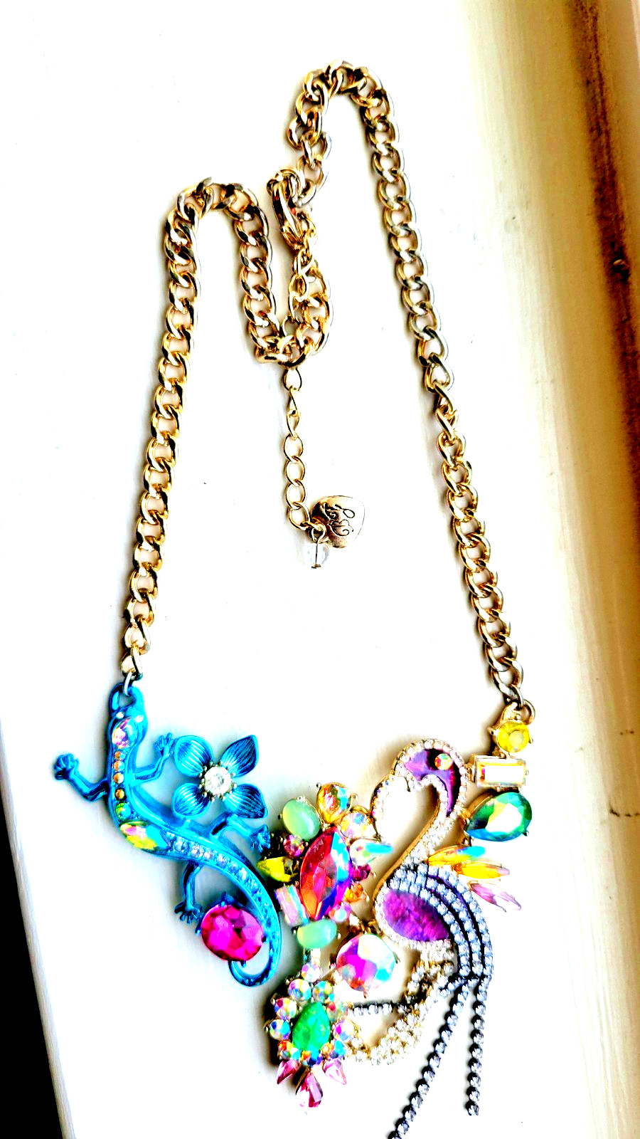 Betsy Johnson Paradise Lost Necklace preowned excellent