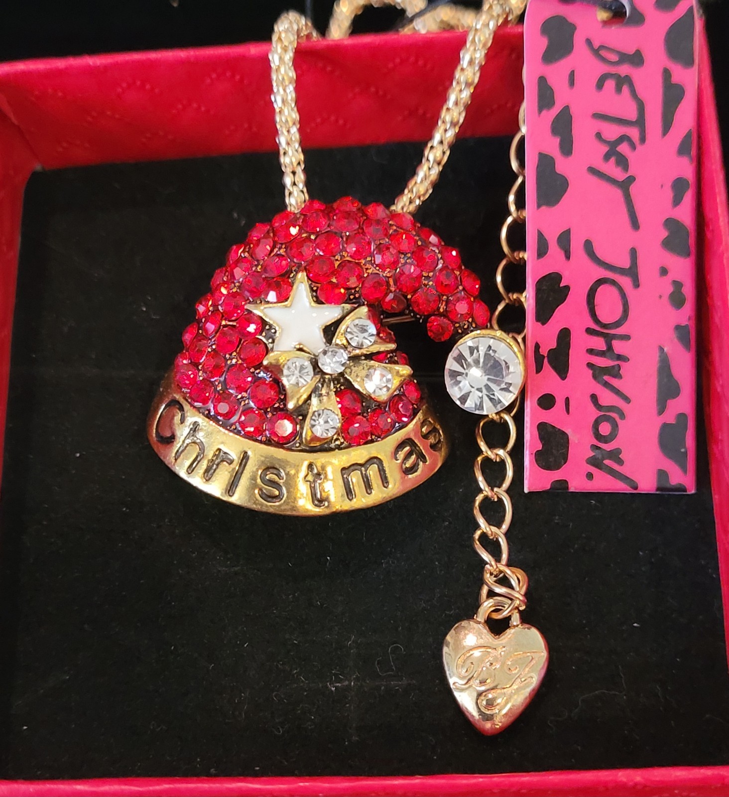 3D BETSEY JOHNSON CHRISTMAS CRYSTAL SANTA HAT STAR PENDANT NECKLACE BOX INCLUDED