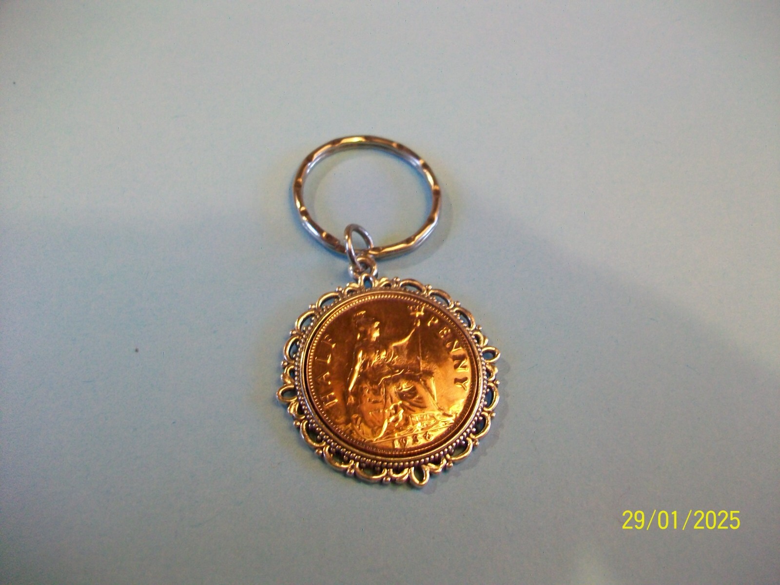 HALF PENNY – BRITANNIA – LIMITED EDITION – SILVER CASED KEY RING – 1917 to 1936