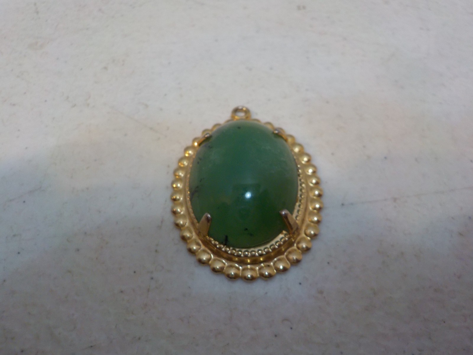 N A406 Faux Jade/Crystals Costume Jewelry Pendant lot