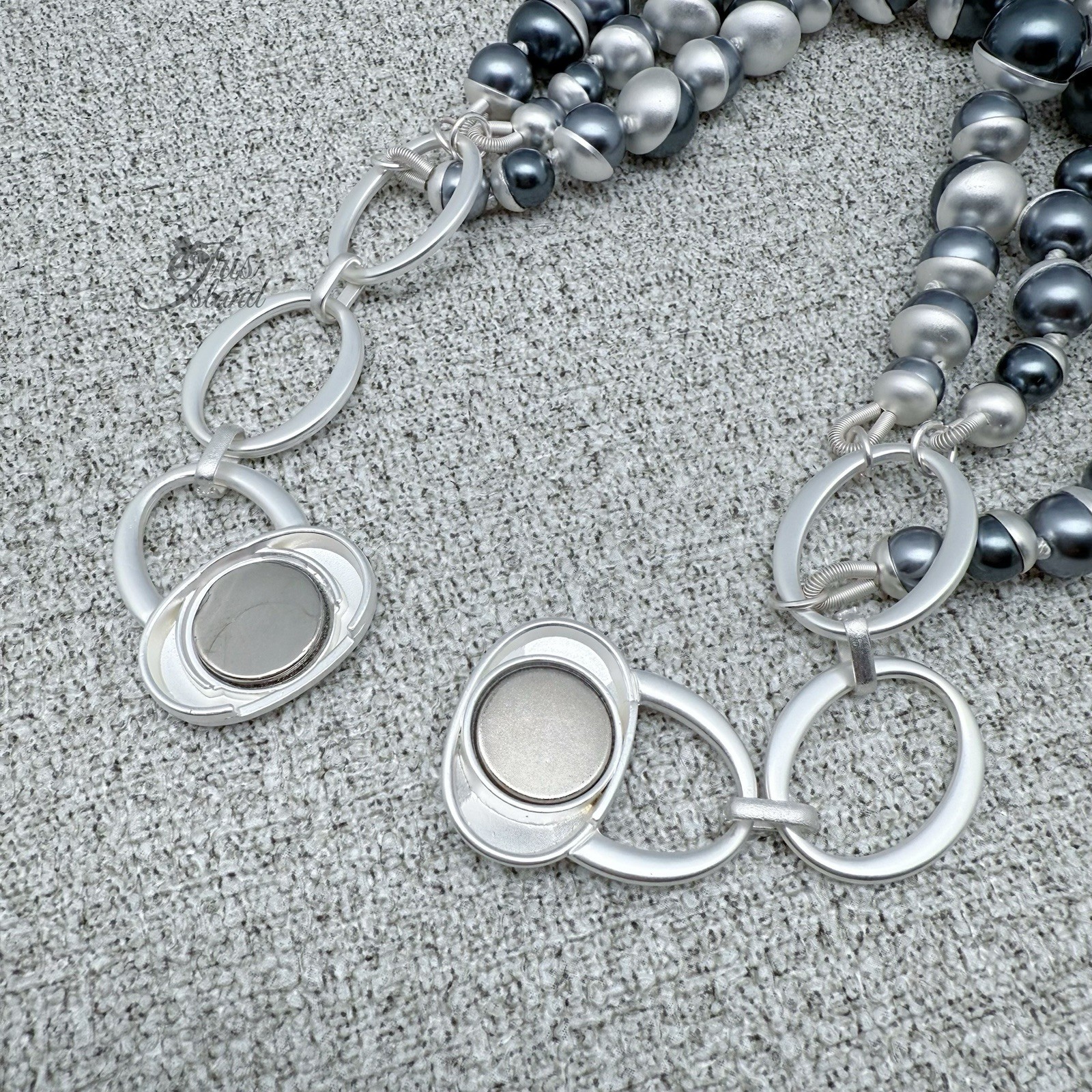 Chunky Silver Plated Shell Pearl Statement Necklace 16.5” Multi Strand Choker 65