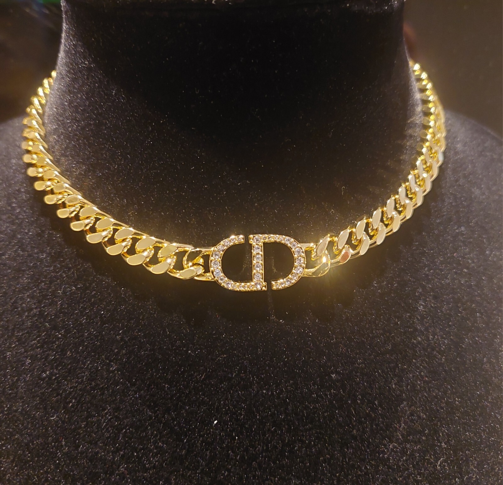DIOR CD CRYSTAL NECKLACE – Box & Dust Pouch Included