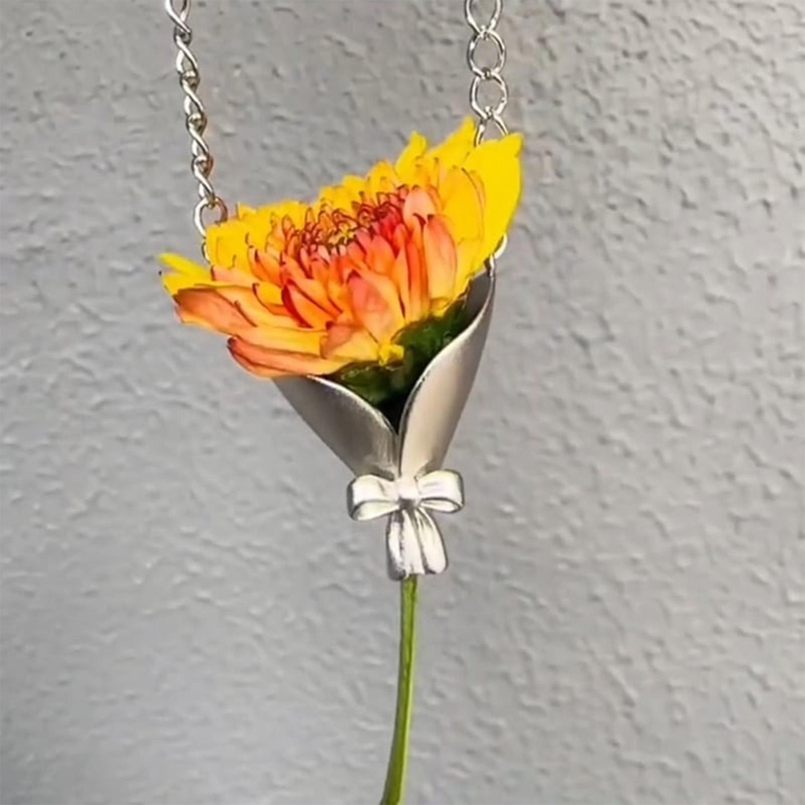 Wearable Vase Necklace for Women Artful Flower Bouquet Pendant Chain