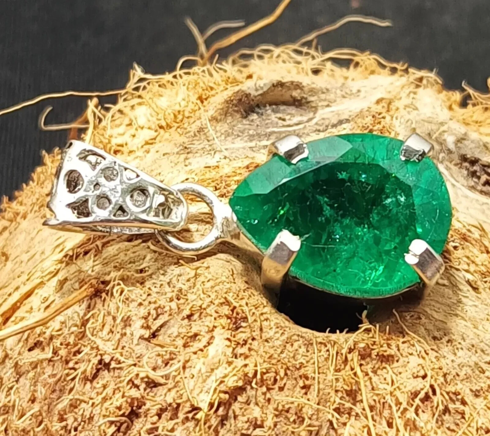 Certified 23.60 Ct Natural Emerald 925 Solid Silver Pear Cut Pendant Gemstone