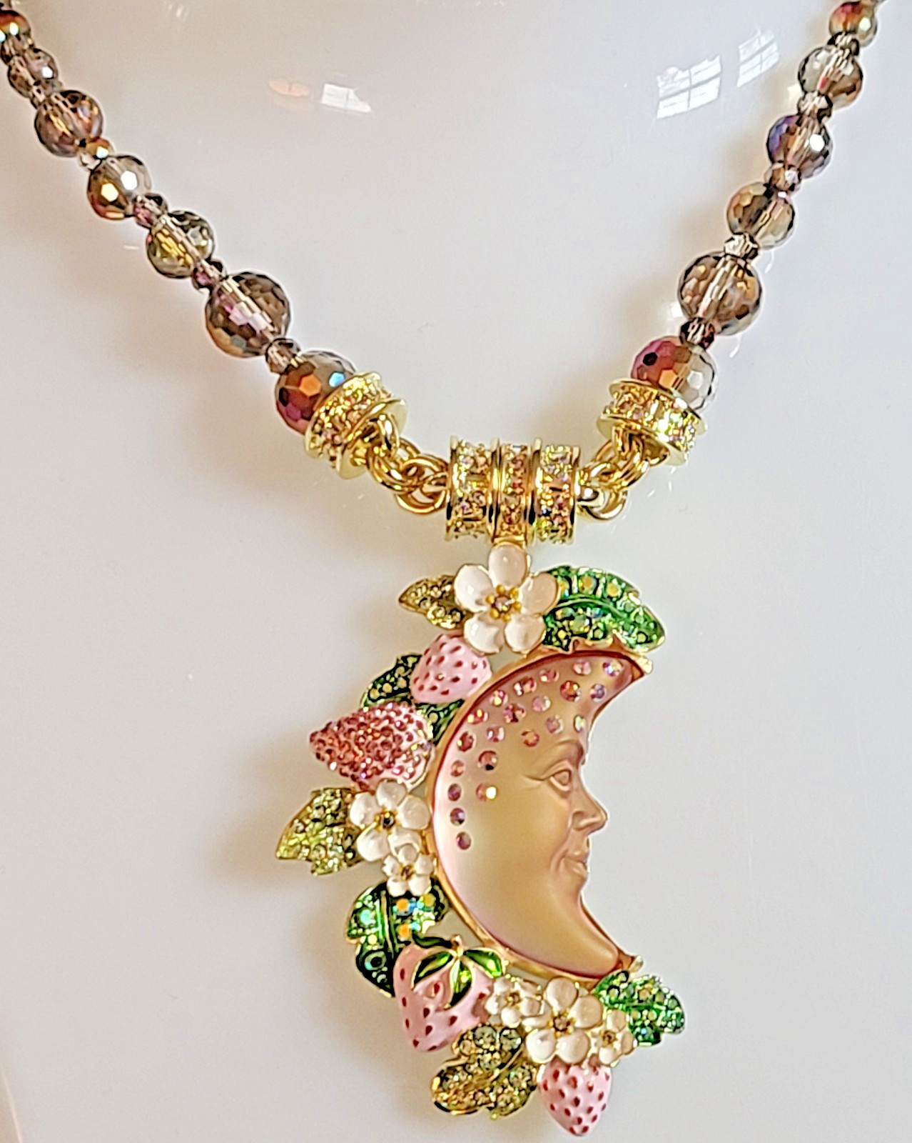 Belle Of The Ball Beaded Mystic Goddess Moon Shadow Strawberry Mag Necklace GT