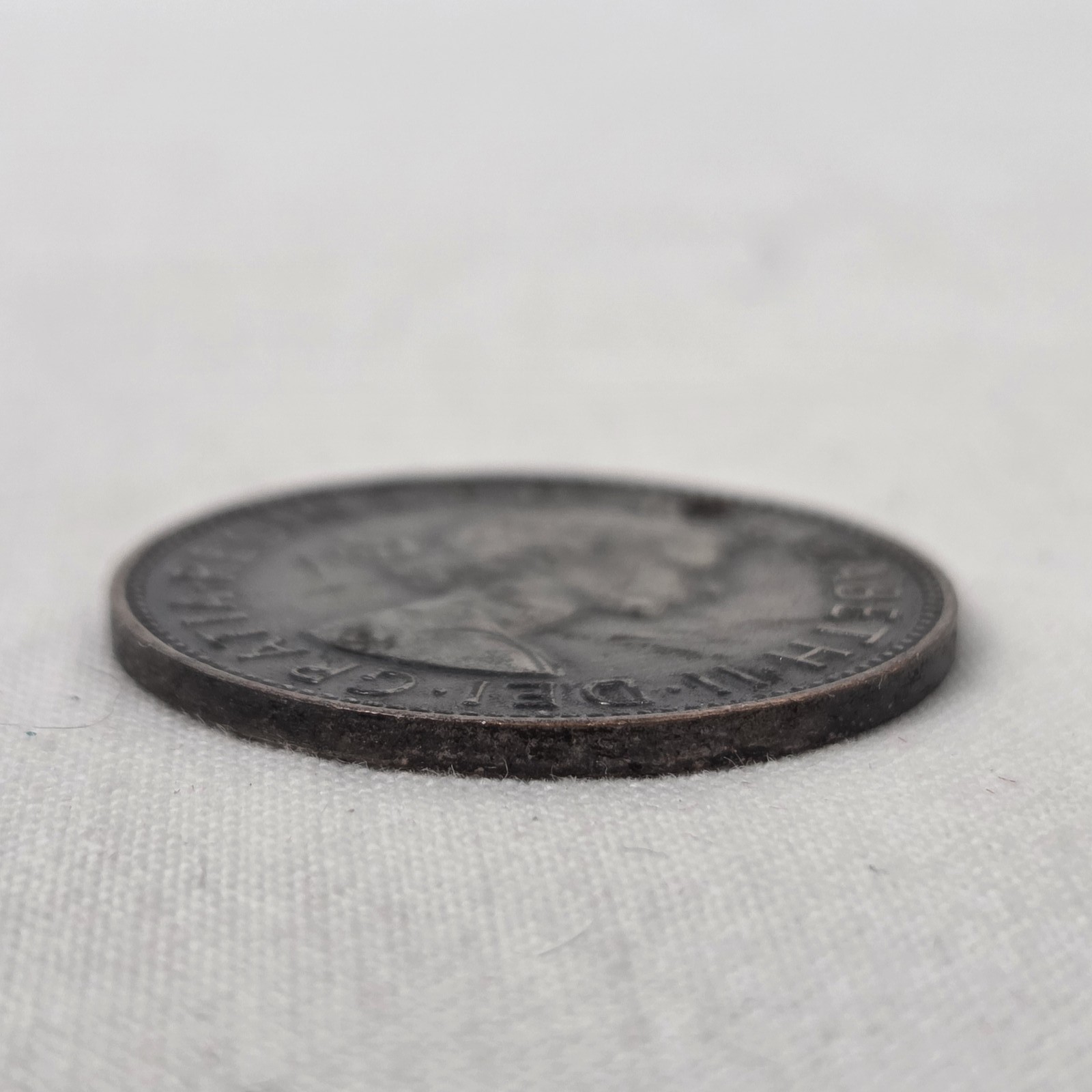 United Kingdom Coin Pendant Great Britain Half Penny Queen Elizabeth II Money