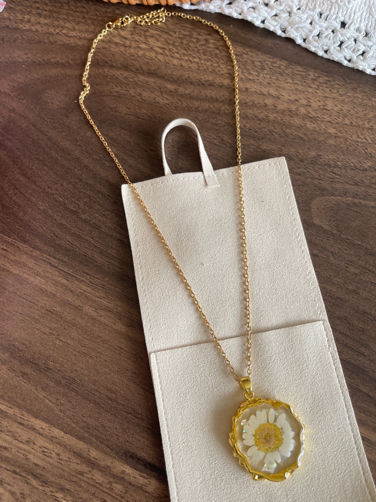 Gold Daisy Pendant Necklace with Resin Flower