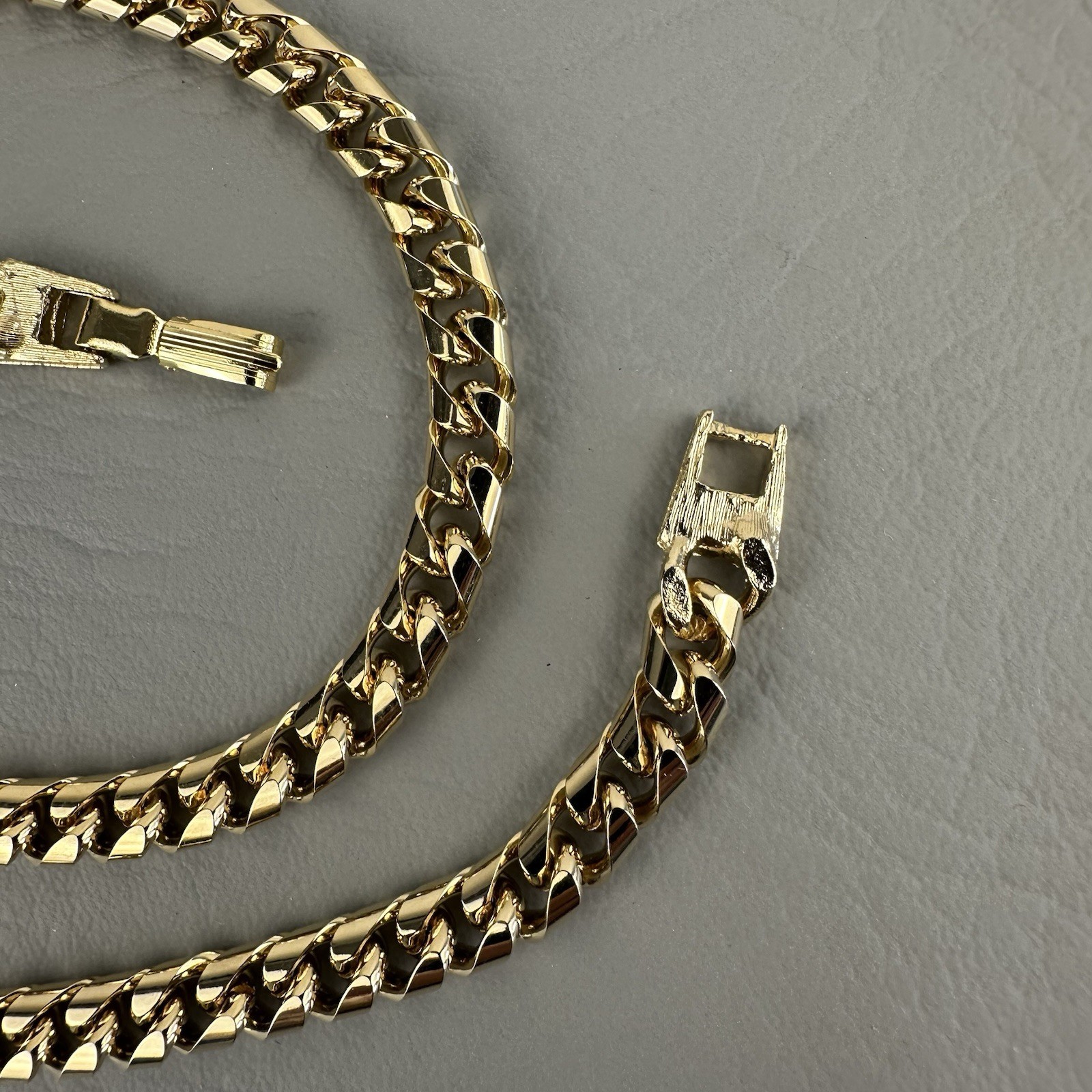 Vintage Necklace Gold Tone Flat Curb Chain Unisex Heavy 24″ 77g