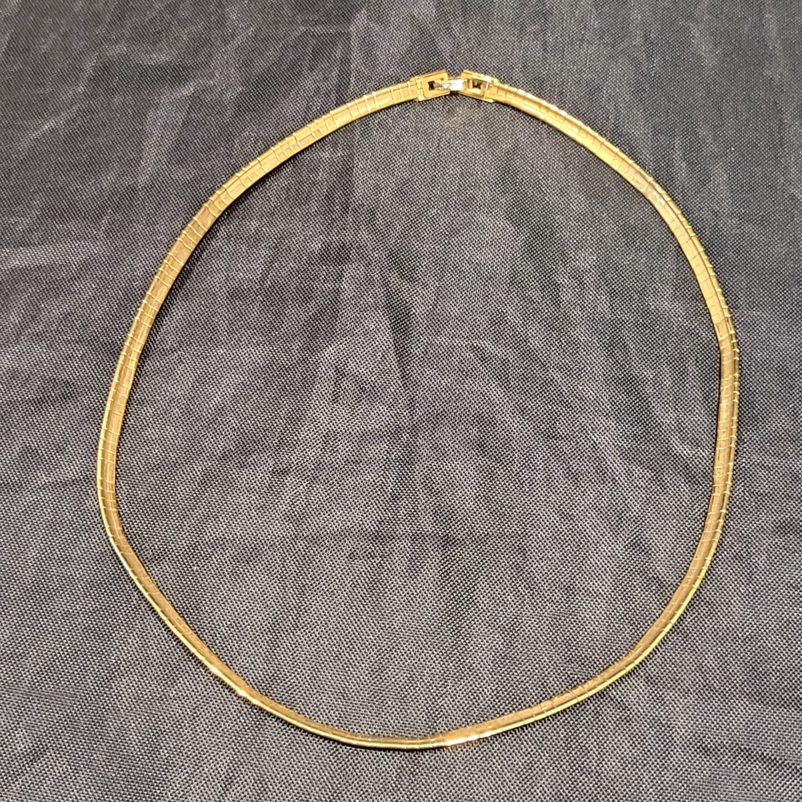 Herringbone 16″ Gold Tone Plate Necklace Flat Collar Style