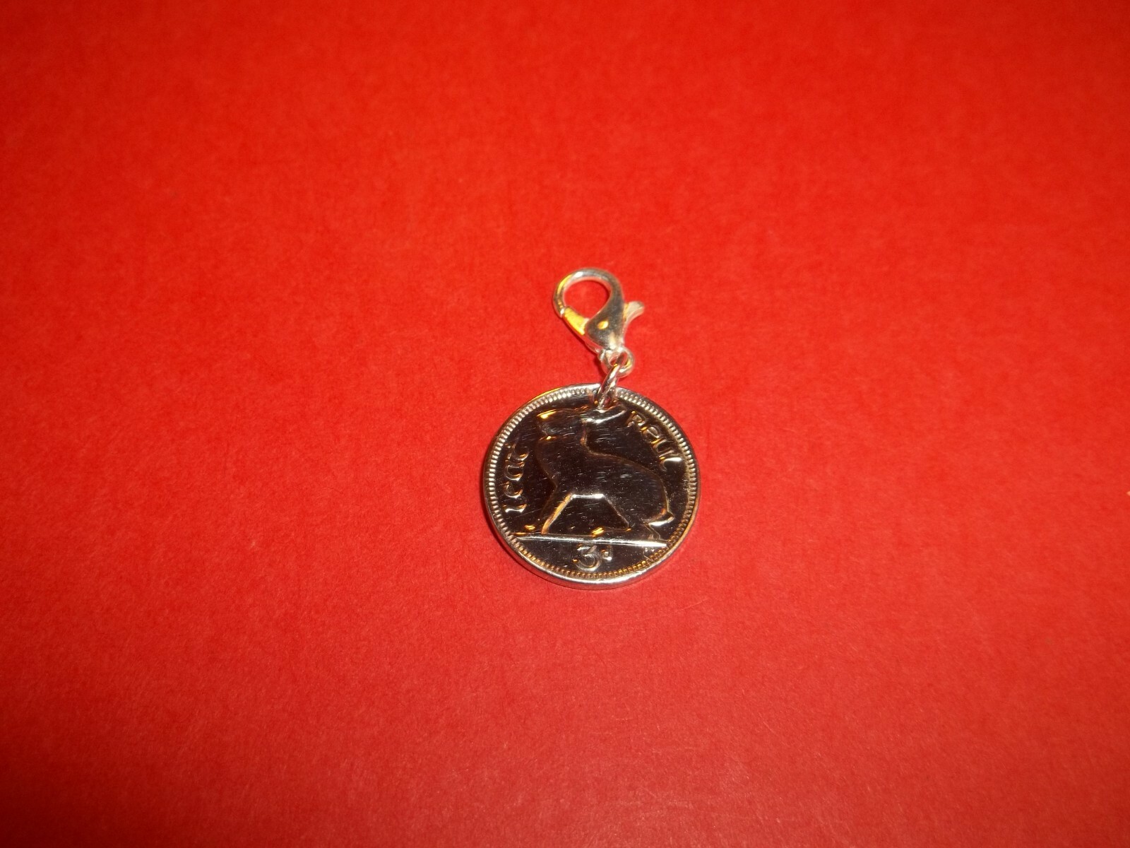 THREE PENNY COIN – IRISH HARE – HIGHLY POLISHED PENDANT / CHARM – 1942 to 1968