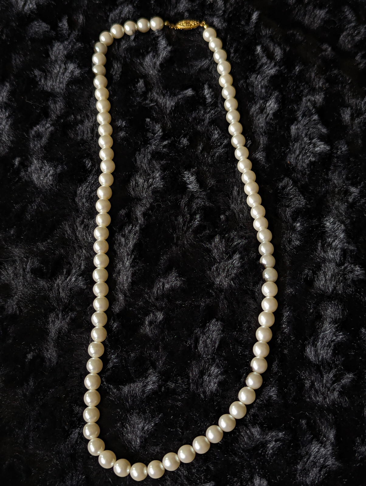 Imitation White 23″ Pearl Necklace with Fish Hook Clasp