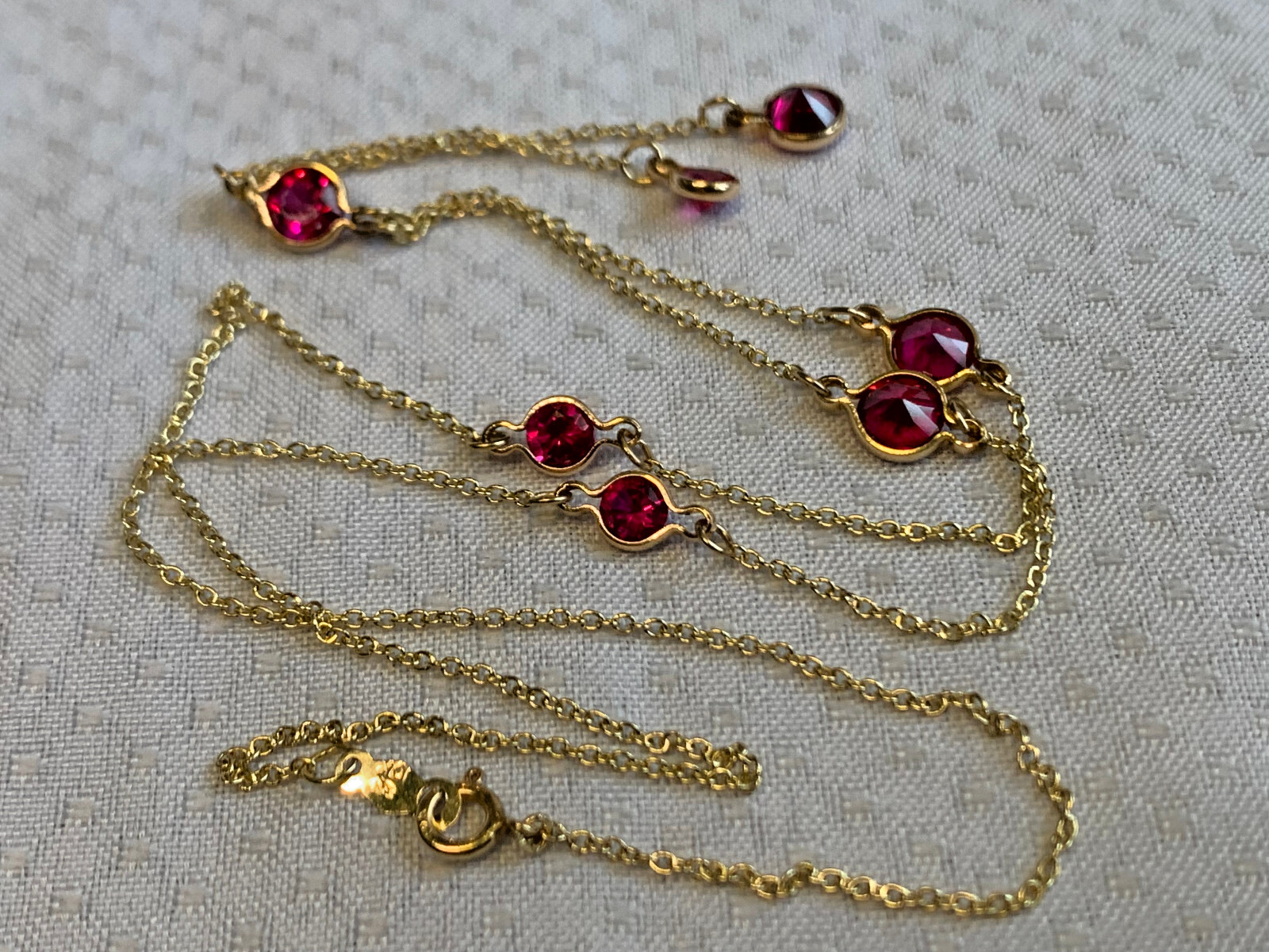 10K Yellow Gold Necklace 2.74g Fine Jewelry 17″ Ruby Color Stones *READ*