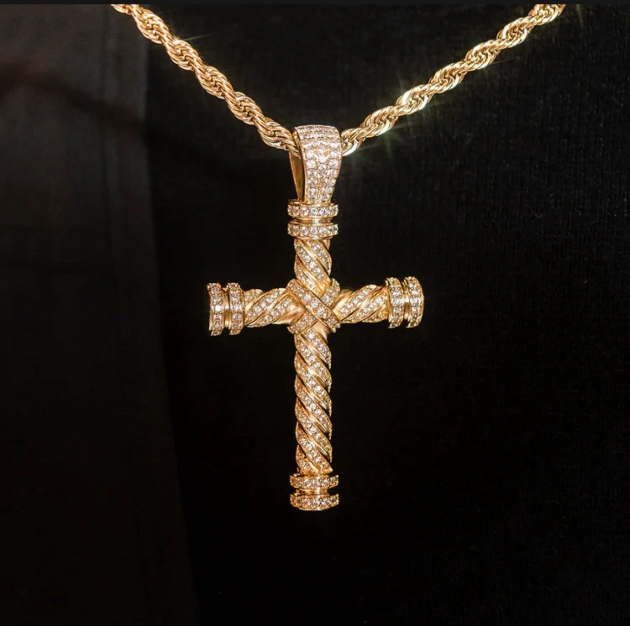 18k -28grams CZ Stones Gold Cross By GLD. W/O Chain. Large Cross Only 2.5×1.5”