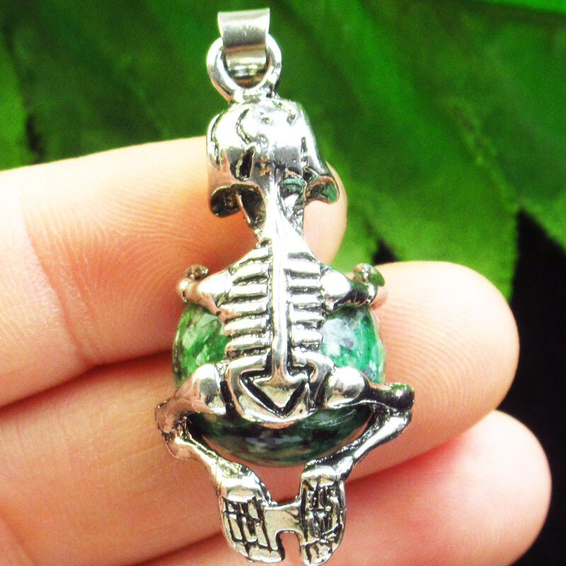 40x16mm Ruby In Fuchsite Tibetan Silver Skull Pendant Bead FH02008