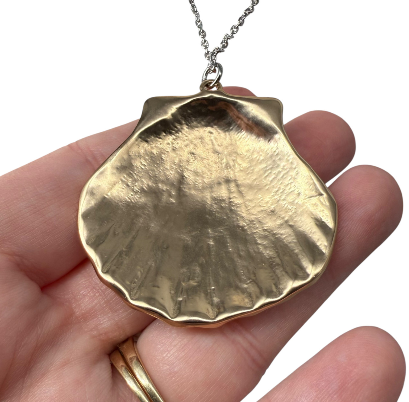 J Jill Shell Pendant Necklace Gold Scallop Beach Coastal Resort Adjustable Slide